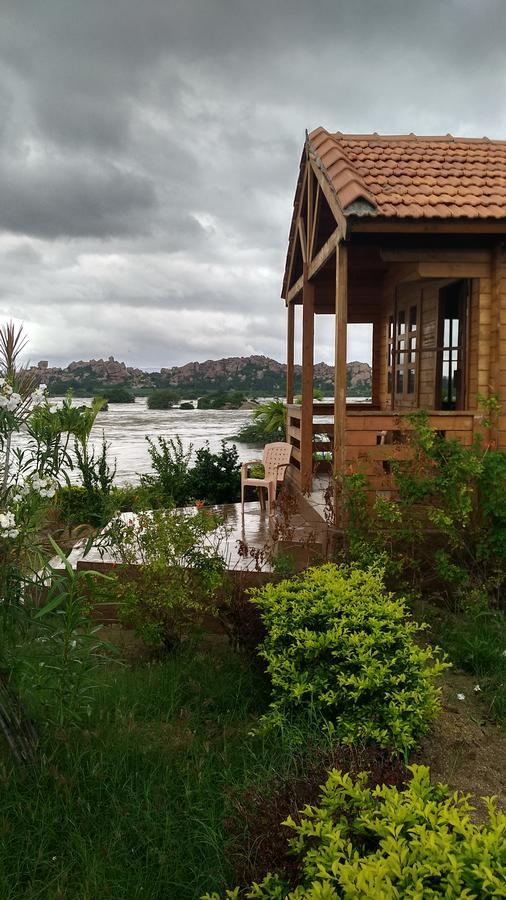 Leo Wodden Resort Хампи Екстериор снимка